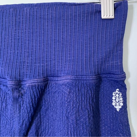 Free People Movement Good Karma Tile Textured two piece leggings and bra set - Picture 5 of 16